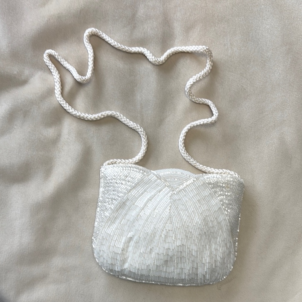 Vintage Du-Val Handmade White Beaded purse